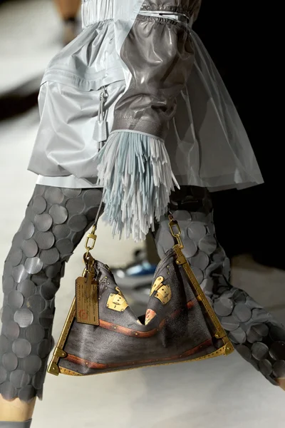 Look 37